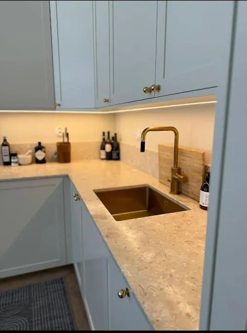 Lyxig Arkitektritad Laegenhet Apartment Stockholm